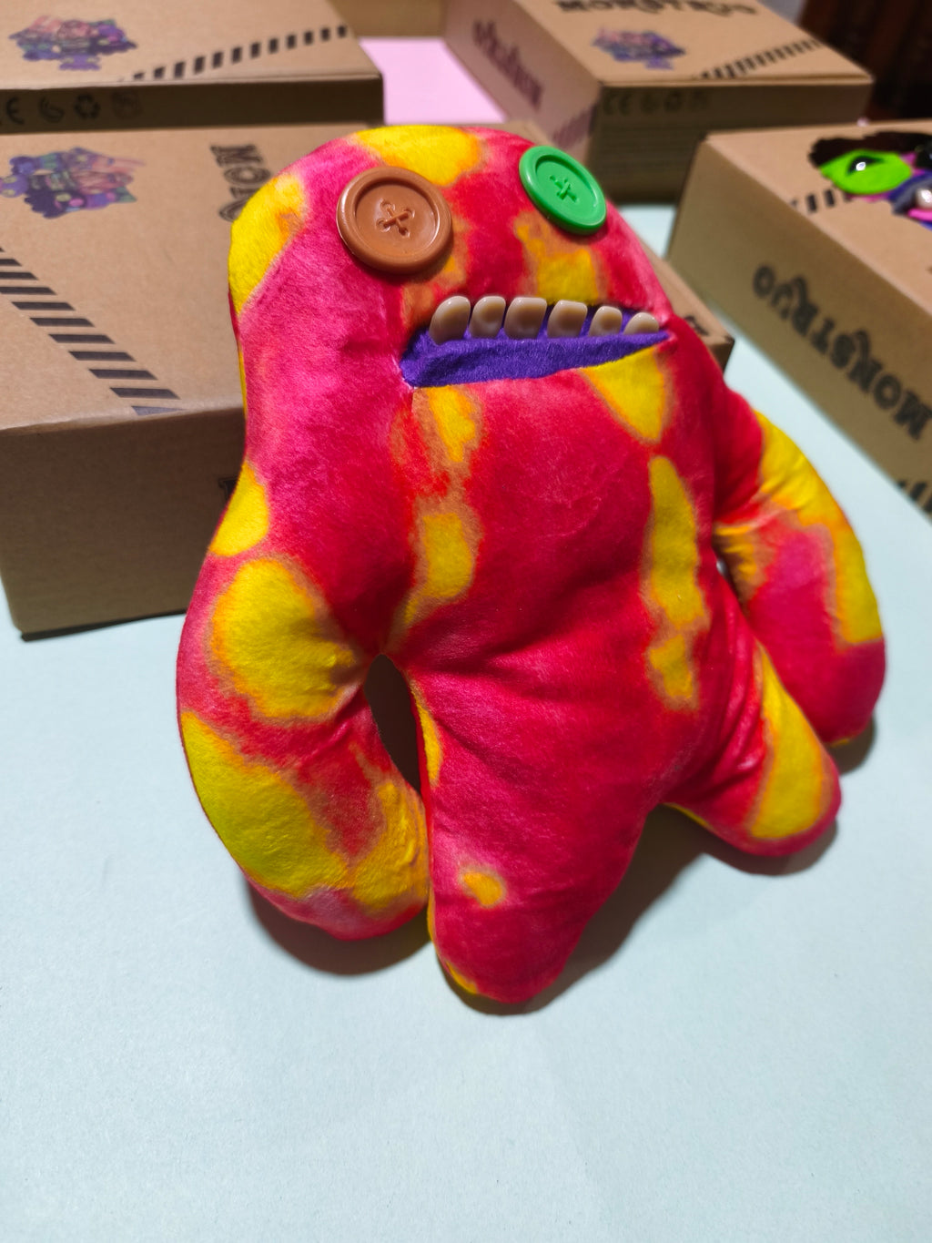 Monstruo dientón red tipo fuggler