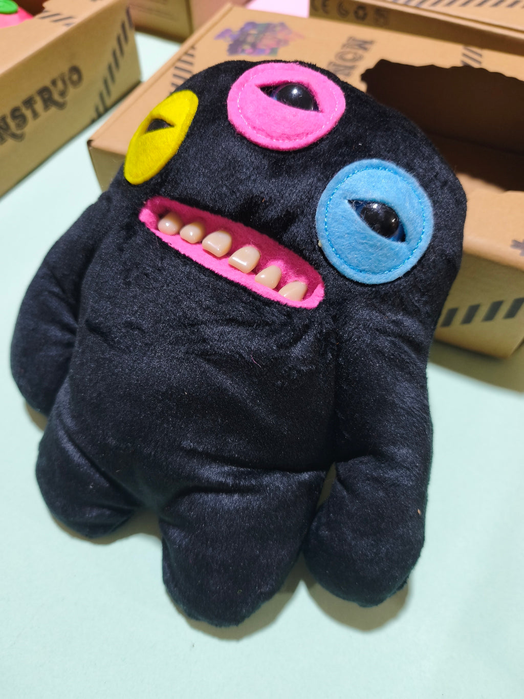 Monstruo dientón black tipo fuggler