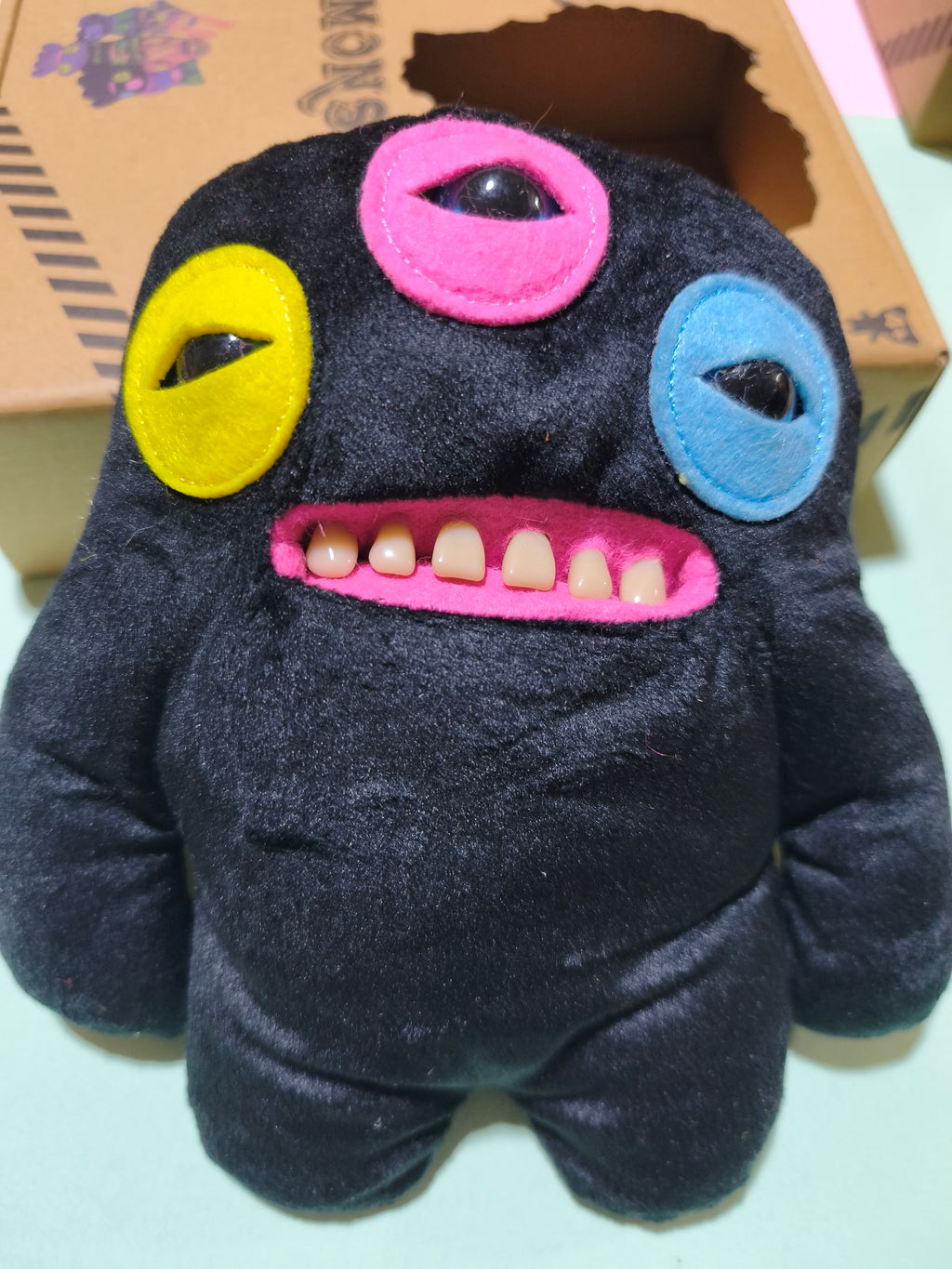 Monstruo dientón black tipo fuggler